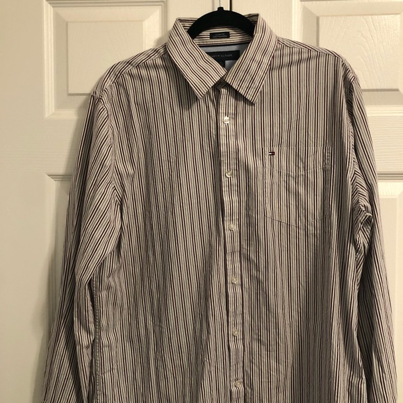 Tommy Hilfiger - Picture 1 of 4